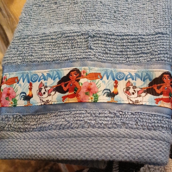Disney Moana Kids Bib - Light Blue - Picture 1 of 3